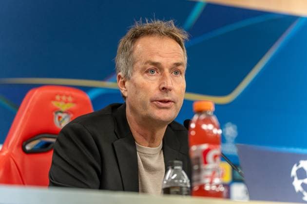 Kasper Hjulmand (Bayer Leverkusen, Trainer), Pressekonferenz, Mediaday, Interview, POR, Benfica Lissabon vs. Bayer 04 Leverkusen, Fussball, UEFA Champions League, Spieltag 4, Medientag, Spielzeit 2025 2026, 04.11.2025, POR, Benfica Lissabon vs. Bayer 04 Leverkusen, Fussball, UEFA Champions League, Spieltag 4, Medientag, Spielzeit 2025 2026, 04.11.2025, Lissabon Copyright: xEibner-Pressefoto EdwardxCheungx EP_ECG