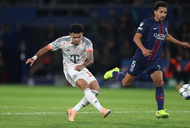 . - Paris Saint Germain v FC Bayern Munich, MD4, UEFA Champions League, League Phase, Parc Des Princes Stadium, Paris, France. - 4th November 2025. (C) Daniel Weir Crystal Pix GOAL 2-0, Luis Diaz of Bayern Munich scores a goal to put Bayern Munich 2-0 ahead. - Paris Saint Germain v FC Bayern Munich, MD4, UEFA Champions League, League Phase, Parc Des Princes Stadium, Paris, France. - 4th November 2025. (C) Daniel Weir Crystal Pix Paris Parc Des Princes Stadium France Copyright: xDanielxWeirx CP_PSG_Bayern_Munich_041125_DW_28