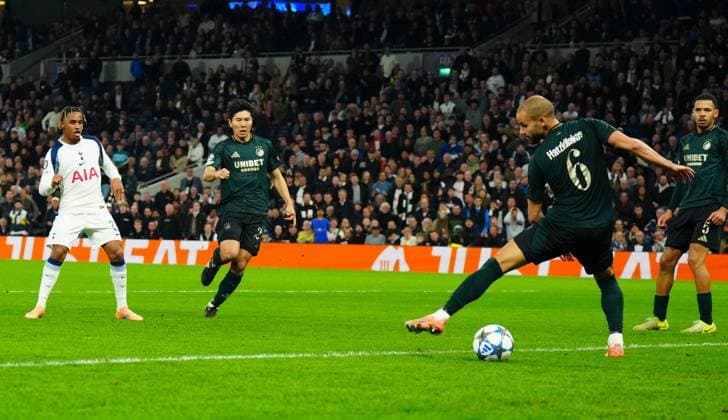 Wilson Odobert of Tottenham Hotspur scores a goal to make it 2-0 Tottenham Hotspur v FC Copenhagen, UEFA Champions League, Group Stage, Football, Tottenham Hotspur Stadium, London, UK - 04 Nov 2025London Tottenham Hotspur Stadium United Kingdom EDITORIAL USE ONLY No use with unauthorised audio, video, data, fixture lists, club league logos or live services. Online in-match use limited to 120 images, no video emulation. No use in betting, games or single club league player publications. Copyright: xJavierxGarcia Shutterstockx 15642014aa