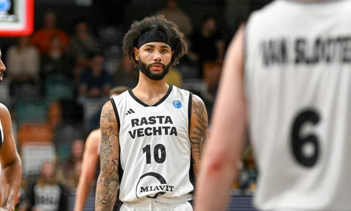 Tevin Brown (RASTA Vechta, 10) RASTA Vechta vs. CS Valcea 1924, FIBA Europe Cup, 4. Spieltag, Saison 2025 2026, 05.11.2025, RASTA Vechta vs. CS Valcea 1924, FIBA Europe Cup, 4. Spieltag, Saison 2025 2026, 05.11.2025 Vechta Copyright: xEibner-Pressefoto RobertxGertzenx EP_RGN