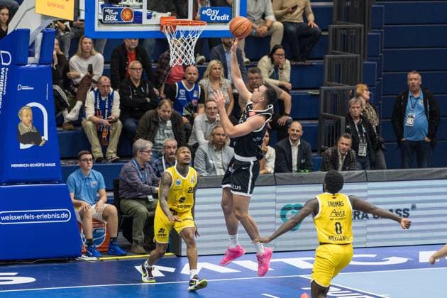 GER, European North Basketball League, ENBL, 2025-2026, Syntainics MBC - Valmiera Glass VIA. 05.11.2025, Stadthalle, Weißenfels, GER, European North Basketball League, ENBL, 2025-2026, Syntainics MBC - Valmiera Glass VIA. Omar Pajic (Valmiera Glass VIA, 29) Â Foto Alexander Trienitz Weißenfels Stadthalle Sachsen-Anhalt Deutschland