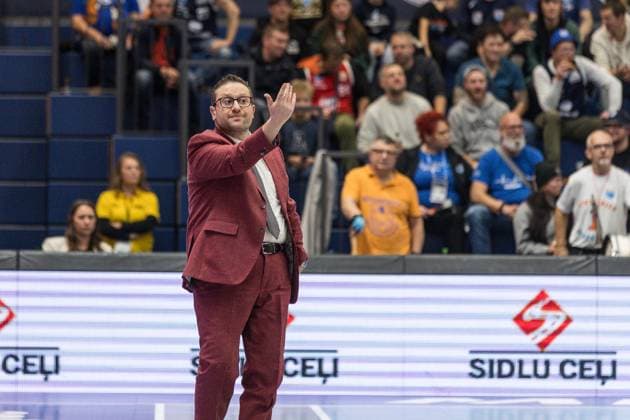 GER, European North Basketball League, ENBL, 2025-2026, Syntainics MBC - Valmiera Glass VIA. 05.11.2025, Stadthalle, Weißenfels, GER, European North Basketball League, ENBL, 2025-2026, Syntainics MBC - Valmiera Glass VIA. Marco Ramondino (Head Coach), Syntainics MBC Â Foto Alexander Trienitz Weißenfels Stadthalle Sachsen-Anhalt Deutschland