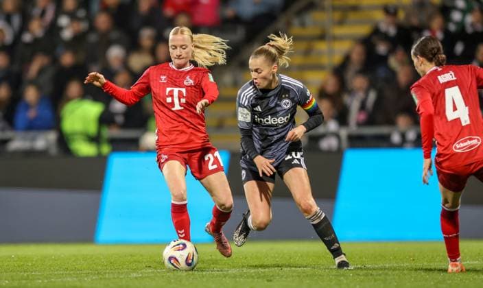 DEU, Frankfurt, Eintracht Frankfurt vs FC Köln, Google Pixel Frauen Bundesliga, DFB, Saison 2526, Stadion am Bretanobad, 9. Spieltag im Bild v.l.n.r: Anna Gerhardt (FC Köln 21), Laura Freigang (Eintracht Frankfurt 10), Zweikampf DFB DFL REGULATIONS PROHIBIT ANY USE OF PHOTOGRAPHS AS IMAGE SEQUENCES AND OR QUASI-VIDEO, 05.11.2025 Copyright: HMBxMedia HendrikxHamelau