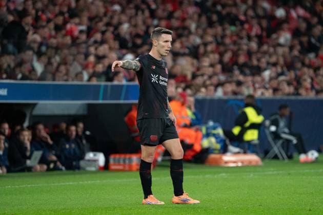 Alejandro Grimaldo (Bayer Leverkusen, 20), POR, Benfica Lissabon vs. Bayer 04 Leverkusen, Fussball, UEFA Champions League, Spieltag 4, Spielzeit 2025 2026, 05.11.2025, POR, Benfica Lissabon vs. Bayer 04 Leverkusen, Fussball, UEFA Champions League, Spieltag 4, Spielzeit 2025 2026, 05.11.2025, Lissabon Copyright: xEibner-Pressefoto EdwardxCheungx EP_ECG