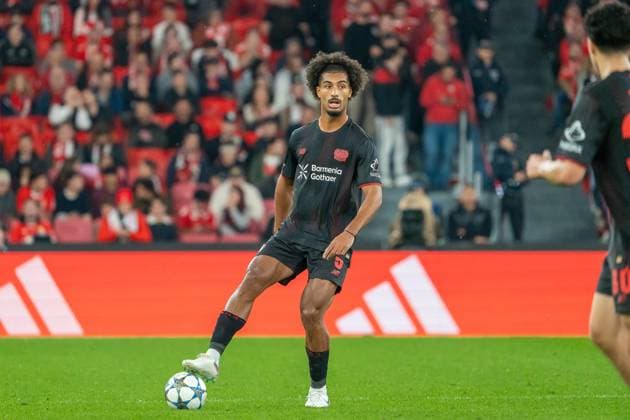 Loic Badà (Bayer Leverkusen, 05), POR, Benfica Lissabon vs. Bayer 04 Leverkusen, Fussball, UEFA Champions League, Spieltag 4, Spielzeit 2025 2026, 05.11.2025, POR, Benfica Lissabon vs. Bayer 04 Leverkusen, Fussball, UEFA Champions League, Spieltag 4, Spielzeit 2025 2026, 05.11.2025, Lissabon Copyright: xEibner-Pressefoto EdwardxCheungx EP_ECG