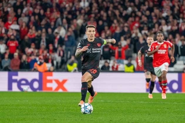 Alejandro Grimaldo (Bayer Leverkusen, 20), POR, Benfica Lissabon vs. Bayer 04 Leverkusen, Fussball, UEFA Champions League, Spieltag 4, Spielzeit 2025 2026, 05.11.2025, POR, Benfica Lissabon vs. Bayer 04 Leverkusen, Fussball, UEFA Champions League, Spieltag 4, Spielzeit 2025 2026, 05.11.2025, Lissabon Copyright: xEibner-Pressefoto EdwardxCheungx EP_ECG