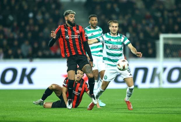 Philip Billing of FC Midtjylland competes for the ball with Benjamin Nygren of Celtic Midtjylland vs Celtic, UEFA Europa League, Group Stage, Football, MCH Arena, Herning, Denmark - 06 Nov 2025Herning MCH Arena Denmark EDITORIAL USE ONLY No use with unauthorised audio, video, data, fixture lists, club league logos or live services. Online in-match use limited to 120 images, no video emulation. No use in betting, games or single club league player publications. Copyright: xMichaelxZemanek Shutterstockx 15642247n