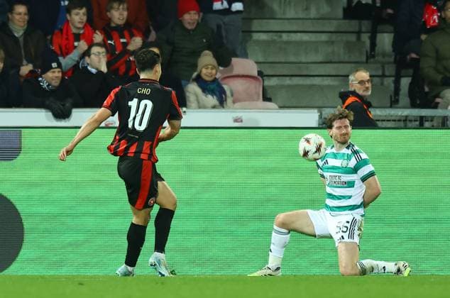 Anthony Ralston of Celtic is hit by the ball by Cho Gue-Sung of FC Midtjylland Midtjylland vs Celtic, UEFA Europa League, Group Stage, Football, MCH Arena, Herning, Denmark - 06 Nov 2025Herning MCH Arena Denmark EDITORIAL USE ONLY No use with unauthorised audio, video, data, fixture lists, club league logos or live services. Online in-match use limited to 120 images, no video emulation. No use in betting, games or single club league player publications. Copyright: xMichaelxZemanek Shutterstockx 15642247q