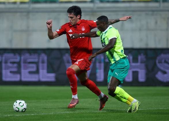 Jesper Karlsson of Aberdeen (left) in action against Elohor Godswill of AEK Larnaca AEK Larnaca v Aberdeen, UEFA Conference League, Group Stage, Football, AEK Arena, Larnaca, Cyprus - 06 Nov 2025Larnaca AEK Arena Cyprus EDITORIAL USE ONLY No use with unauthorised audio, video, data, fixture lists, club league logos or live services. Online in-match use limited to 120 images, no video emulation. No use in betting, games or single club league player publications. Copyright: xCharaxSavvides Shutterstockx 15642241ax