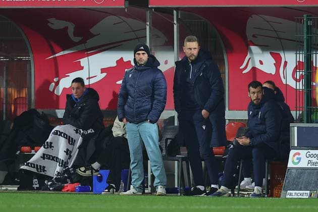 RB Leipzig - Jena 1. Bundesliga Frauen Leipzig, Trainingszentrum am Cottaweg, 06.11.2025, Fußball, Frauen, Saison 2025 2026, Frauen-Bundesliga, 9. Spieltag , RB Leipzig - FC Carl Zeiss Jena , Im Bild v.l.: Trainer Florian Kästner Kaestner (Jena) und Matthias Buszkowiak (Jena) ,