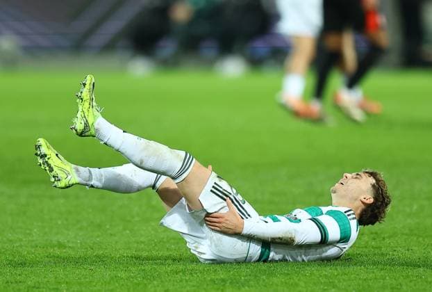 Callum Osmand of Celtic looks injured Midtjylland vs Celtic, UEFA Europa League, Group Stage, Football, MCH Arena, Herning, Denmark - 06 Nov 2025Herning MCH Arena Denmark EDITORIAL USE ONLY No use with unauthorised audio, video, data, fixture lists, club league logos or live services. Online in-match use limited to 120 images, no video emulation. No use in betting, games or single club league player publications. Copyright: xMichaelxZemanek Shutterstockx 15642247ai