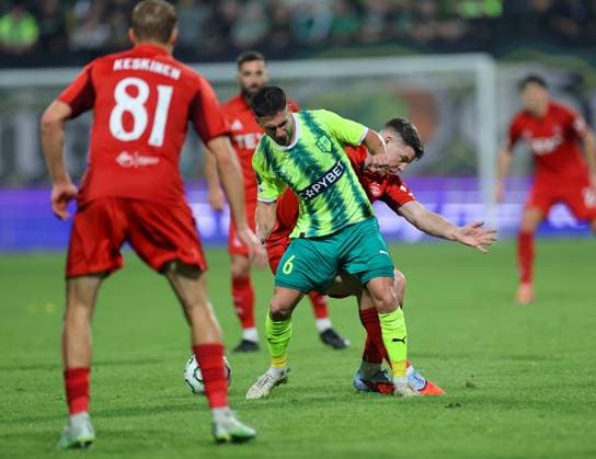Jaime Suarez of AEK Larnaca in action against Kevin Nisbet of Aberdeen AEK Larnaca v Aberdeen, UEFA Conference League, Group Stage, Football, AEK Arena, Larnaca, Cyprus - 06 Nov 2025Larnaca AEK Arena Cyprus EDITORIAL USE ONLY No use with unauthorised audio, video, data, fixture lists, club league logos or live services. Online in-match use limited to 120 images, no video emulation. No use in betting, games or single club league player publications. Copyright: xCharaxSavvides Shutterstockx 15642241ec