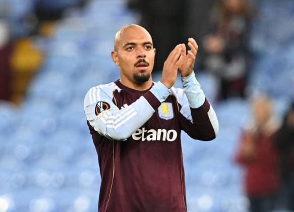 Donyell Malen of Aston Villa applauds the fans at full time Aston Villa v Maccabi Tel Aviv, UEFA Europa League, Group Stage, Football, Villa Park, Birmingham, UK - 06 Nov 2025Birmingham Villa Park United Kingdom EDITORIAL USE ONLY No use with unauthorised audio, video, data, fixture lists, club league logos or live services. Online in-match use limited to 120 images, no video emulation. No use in betting, games or single club league player publications. Copyright: xAnnaxGowthorpe Shutterstockx 15642257au