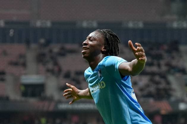 Johan Manzambi (SC Freiburg, 44) Torjubel, Emotionen, Torschuss, Abschluss, Torerfolg, Tor, Treffer , Frankreich, Fussball, UEFA Europa League, 4.Spieltag, Ligaphase, 2025 2026, OGC Nizza vs. SC Freiburg, 06.11.2025, Allianz Riviera, Nizza, Frankreich Nizza Allianz Riviera Provence-Alpes-CÃ te d Azur, CÃ Frankreich Copyright: xArnexAmbergx