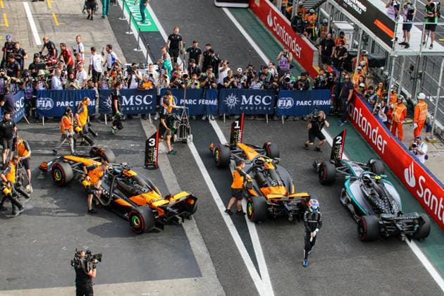 07.11.2025, Autodromo Jose Carlos Pace, Interlagos, Formula 1 MSC Cruises Grande Premio de Sao Paulo 2025 , im Bild Poleposition für das morgige Sprintrennen für Lando Norris (GBR), McLaren F1 Team, 2.Startplatz für Andrea Kimi Antonelli (ITA), Mercedes-AMG Petronas Formula One Team, 3.Startplatz für Oscar Piastri (AUS), McLaren F1 Team. (Photo by Hasan Bratic DeFodi Images) 07 11 2025, Autodromo Jose Carlos Pace, Interlagos, Formula 1 MSC Cruises Grande Premio de Sao Paulo 2025 , in the picture pole position for tomorrows sprint race for Lando Norris GBR , McLaren F1 Team, 2nd grid position for Andrea Kimi Antonelli ITA , Mercedes AMG Petronas Formula One Team, 3rd grid position for Oscar Piastri AUS , McLaren F1 Team Photo by Hasan Bratic DeFodi Images