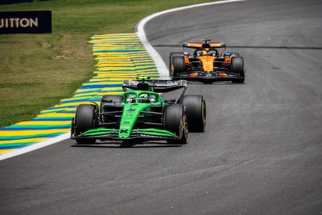 Formula?1?MSC?Cruises?Grande?Prêmio?de?São?Paulo?2025 Gabriela Testa OVERTAKE MAXPPP - São?Paulo 07 11 2025 05 BORTOLETO Gabriel (bra), Stake F1 Team KICK Sauber, and 81 PIASTRI Oscar (aus), McLaren F1 Team, action at the Formula 1 MSC Cruises Grande Prêmio de São Paulo 2025, the 21st round of the 2025 FIA Formula 1 World Championship, WM, Weltmeisterschaft at the Autódromo José Carlos Pace in São Paulo, interlaces, Brazil, from 6 to 9 November 2025 São?Paulo Autódromo José?Carlos?Pace, Interlagos Brazil Copyright: xOVERTAKE MAXPPPxGabrielaxTestax OVT202511074272 OVT202511074272