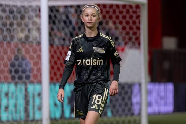 Die erst 16-jaehrige Leona Seifert (1. FC Union Berlin, 18) kam zum zweiten Mal in der Bundesliga zum Einsatz GER, FC Bayern Muenchen Frauen vs. 1. FC Union Berlin, Fussball, Google Pixel Frauen-Bundesliga, 10. Spieltag, Saison 2025 2026, 07.11.2025. (DFL DFB REGULATIONS PROHIBIT ANY USE OF PHOTOGRAPHS as IMAGE SEQUENCES and or QUASI-VIDEO). GER, FC Bayern Muenchen Frauen vs. 1. FC Union Berlin, Fussball, Google Pixel Frauen-Bundesliga, 10. Spieltag, Saison 2025 2026, 07.11.2025. Muenchen Copyright: xEibner-Pressefoto HeikexFeinerx EP_HFR