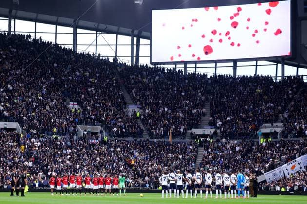 London, England, 8th November 2025. Players and officials observe a minute silence ahead of during the Tottenham Hotspur vs Manchester United, ManU Premier League match at the Tottenham Hotspur Stadium, London. Picture credit should read: Paul Terry Sportimage EDITORIAL USE ONLY. No use with unauthorised audio, video, data, fixture lists, club league logos or live services. Online in-match use limited to 120 images, no video emulation. No use in betting, games or single club league player publications. SPI_012_PT_Tottenaham_Man_Utd SPI-4271-0012