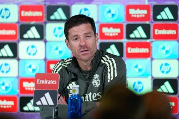 November 8, 2025, Valdebebas, Madrid, Spain: Xabi Alonso, head coach of Real Madrid, attends his press conference, PK, Pressekonferenz during the training day of Real Madrid ahead the Spanish League, LaLiga EA Sports, football match against Rayo Vallecano at Ciudad Deportiva Real Madrid on November 8, 2025, in Valdebebas, Madrid, Spain. Valdebebas Spain - ZUMAa181 20251108_zaa_a181_075 Copyright: xDennisxAgyemanx