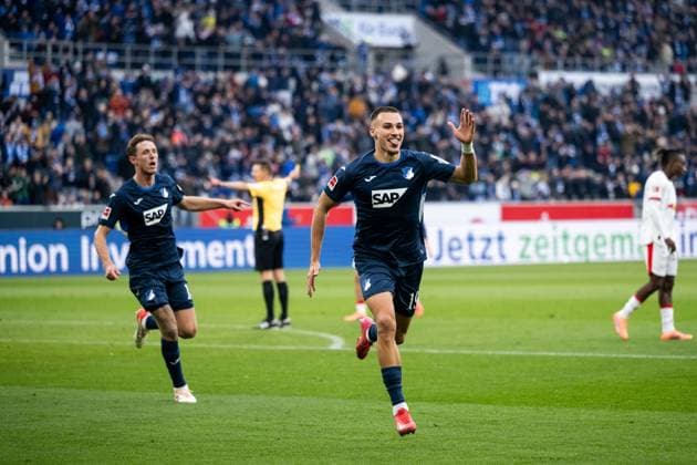 Tim Lemperle (TSG Hoffenheim, 19) jubelt ueber das Tor zum 2:1, GER, TSG 1899 Hoffenheim vs RB Leipzig, Fussball Bundesliga, 10. Spieltag, Saison 2025 2026, 07.11.2025 DFB DFL regulations prohibit any use of photographs as image sequences and or quasi-video GER, TSG 1899 Hoffenheim vs RB Leipzig, Fussball Bundesliga, 10. Spieltag, Saison 2025 2026, 07.11.2025 Sinsheim Copyright: xEibner-Pressefoto Memmlerx EP_MMR