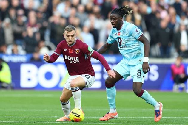 Jarrod Bowen of West Ham United turns Lesley Ugochukwu of Burnley West Ham United v Burnley, Premier League, Football, London Stadium, London, UK - 08 Nov 2025London London Stadium United Kingdom EDITORIAL USE ONLY No use with unauthorised audio, video, data, fixture lists, club league logos or live services. Online in-match use limited to 120 images, no video emulation. No use in betting, games or single club league player publications. Copyright: xSimonxDael Shutterstockx 15701686ac
