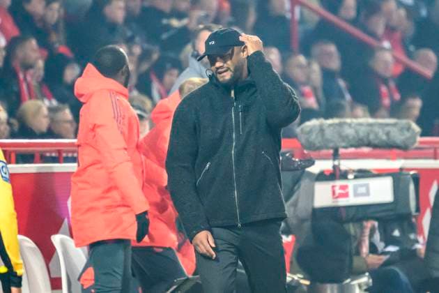 f.l.t.r.: Vincent Kompany (FC Bayern Muenchen, Trainer), traurig, deprimiert, sauer, sad, depressed, angry, emotional, in the 1. Bundesliga match, 1. FC Union Berlin vs. FC Bayern Munich, Bundesliga, soccer, DFB, 2025 2026 season, at the Alte Foersterei stadium, im Spiel der ersten Bundesligaspiel, 1. FC Union Berlin gegen FC Bayern München, Bundesliga, Fußball, DFB, Saison 2025 2026, im Stadion Alte Försterei, DFB DFL REGULATIONS PROHIBIT ANY USE OF PHOTOGRAPHS AS IMAGE SEQUENCES AND OR QUASI-VIDEO, 08.11.25, Copyright: HMBxMedia UwexKoch
