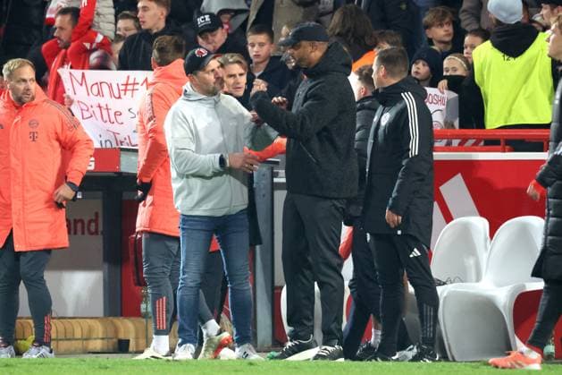 DEU, DFL, 1. FBL, 1.FC Union vs. Bayern Muenchen, 08.11.2025, Stadion Alte Foersterei, Berlin, DEU, DFL, 1. FBL, 1.FC Union vs. Bayern Muenchen, im Bild: Cheftrainer (Head Coach) Steffen Baumgart (1.FC Union Berlin), Trainer Vincent Kompany (FC Bayern Muenchen) DFL - regulations prohibit any use of Photographs as image sequences and or quasi-video