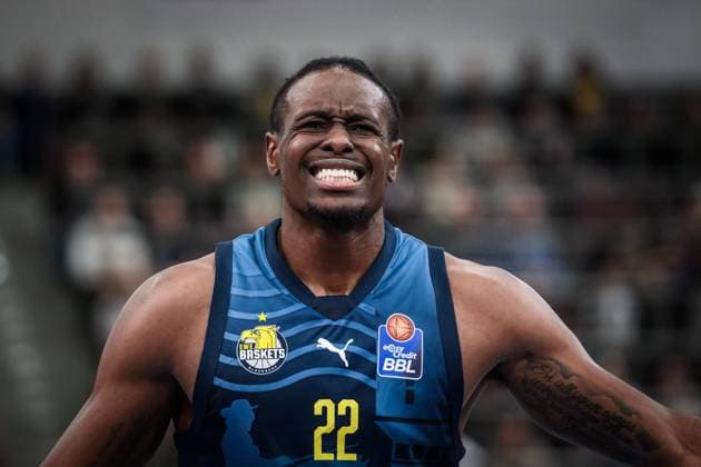 Eral Penn (EWE Baskets Oldenburg, 22) - sichtlich unzufrieden nach seinem Wurf GER, MHP Riesen Ludwigsburg - EWE Baskets Oldenburg, easycredit BBL, Basketball, Bundesliga, 7. Spieltag, Spielzeit 2025 2026, 08.11.2025 GER, MHP Riesen Ludwigsburg - EWE Baskets Oldenburg, easycredit BBL, Basketball, Bundesliga, 7. Spieltag, Spielzeit 2025 2026, 08.11.2025 Ludwigsburg Copyright: xSandyxDinkelackerx EP_SDR