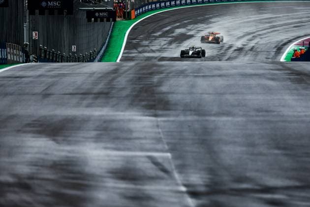 F1 - SAO PAULO GRAND PRIX 2025 12 KIMI ANTONELLI Andrea (ita), Mercedes AMG F1 Team W16, 81 PIASTRI Oscar (aus), McLaren F1 Team MCL39, action during the 2025 Formula 1 Grande Premio de Sao Paulo, 2025 Sao Paulo Grand Prix, 21th round of the 2025 FIA Formula One World Championship, WM, Weltmeisterschaft from November 7 to 9, 2025 on the Interlagos, in Sao Paulo, Brazil - Sao PauloBrazil Copyright: xFLORENTxGOODENx