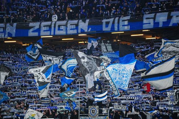 Fans Ultras Hamburger SV auf Nordtribuene GER, Hamburger SV vs. Borussia Dortmund, Fussball, 1. Bundesliga, Spieltag 10, Saison 2025 2026, 08.11.2025 DFL REGULATIONS PROHIBIT ANY USE OF PHOTOGRAPHS AS IMAGE SEQUENCES AND OR QUASI-VIDEO GER, Hamburger SV vs. Borussia Dortmund, Fussball, 1. Bundesliga, Spieltag 10, Saison 2025 2026, 08.11.2025 Hamburg Copyright: xEibner-Pressefoto MarcelxvonxFehrnx EP_MFN