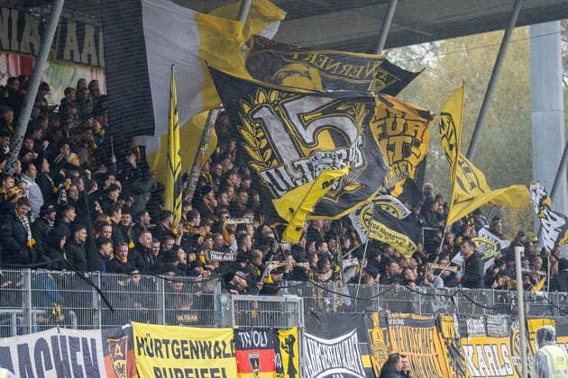 Fans Alemannia Aachen, VFB Stuttgart II vs. Alemannia Aachen, Fussball, 3. Liga, 14. Spieltag, Saison 2025 2026, 09.11.2025 VFB Stuttgart II vs. Alemannia Aachen, Fussball, 3. Liga, 14. Spieltag, Saison 2025 2026, 09.11.2025 Aspach Copyright: xEibner-Pressefoto PhilipxZieglerx EP_PZR