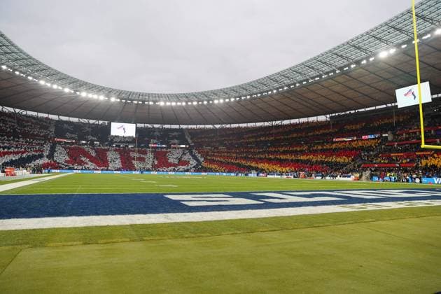 Das Berliner Olympiastadion in NFL, American Football Herren, USA Design, Choreografie, GER, Indianapolis Colts vs. Atlanta Falcons, American Football, National Football League, Berlin Game 2025, Woche 10, Saison 2025, 09.11.2025, GER, Indianapolis Colts vs. Atlanta Falcons, American Football, National Football League, Berlin Game 2025, Woche 10, Saison 2025, 09.11.2025 Berlin Copyright: xEibner-Pressefoto JennixMaulx EP_JML