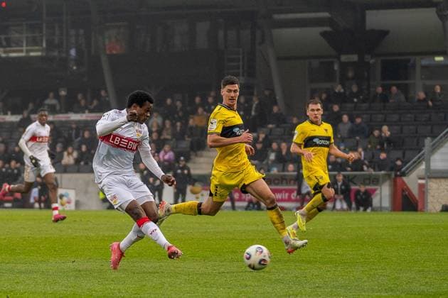 Großchance durch Abdenego Nankishi (VfB Stuttgart II, 17), VFB Stuttgart II vs. Alemannia Aachen, Fussball, 3. Liga, 14. Spieltag, Saison 2025 2026, 09.11.2025 VFB Stuttgart II vs. Alemannia Aachen, Fussball, 3. Liga, 14. Spieltag, Saison 2025 2026, 09.11.2025 Aspach Copyright: xEibner-Pressefoto PhilipxZieglerx EP_PZR