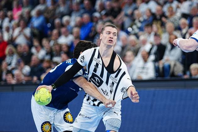 Eloy Morante Maldonado (Bergischer HC, 33), Elias Ellefsen a Skipagotu (THW Kiel, 71) GER, THW Kiel vs. Bergischer HC, Handball, 1. Bundesliga, Spieltag 11, Saison 2025 2026, 09.11.2025 GER, THW Kiel vs. Bergischer HC, Handball, 1. Bundesliga, Spieltag 11, Saison 2025 2026, 09.11.2025 Kiel Copyright: xEibner-Pressefoto MarcelxvonxFehrnx EP_MFN