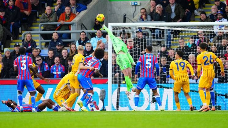 Crystal Palace goalkeeper Dean Henderson at full stretch to tip the ball away Crystal Palace v Brighton and Hove Albion, Premier League, Football, Selhurst Park, London, UK - 09 Nov 2025London Stamford Bridge United Kingdom EDITORIAL USE ONLY No use with unauthorised audio, video, data, fixture lists, club league logos or live services. Online in-match use limited to 120 images, no video emulation. No use in betting, games or single club league player publications. Copyright: xJavierxGarcia Shutterstockx 15702257as