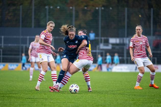 Valesca Ampoorter (TSG Hoffenheim, 18) im Zweikampf, GER, 1. FC Koeln vs TSG 1899 Hoffenheim, Fussball Google Pixel Frauen Bundesliga, 10. Spieltag, Saison 2025 2026, 09.11.2025 DFB regulations prohibit any use of photographs as image sequences and or quasi-video GER, 1. FC Koeln vs TSG 1899 Hoffenheim, Fussball Google Pixel Frauen Bundesliga, 10. Spieltag, Saison 2025 2026, 09.11.2025 Koeln Copyright: xEibner-Pressefoto Memmlerx EP_MMR