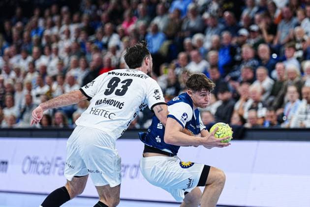Veron Nacinovic (THW Kiel, 93), Soeren Steinhaus (Bergischer HC, 53) GER, THW Kiel vs. Bergischer HC, Handball, 1. Bundesliga, Spieltag 11, Saison 2025 2026, 09.11.2025 GER, THW Kiel vs. Bergischer HC, Handball, 1. Bundesliga, Spieltag 11, Saison 2025 2026, 09.11.2025 Kiel Copyright: xEibner-Pressefoto MarcelxvonxFehrnx EP_MFN
