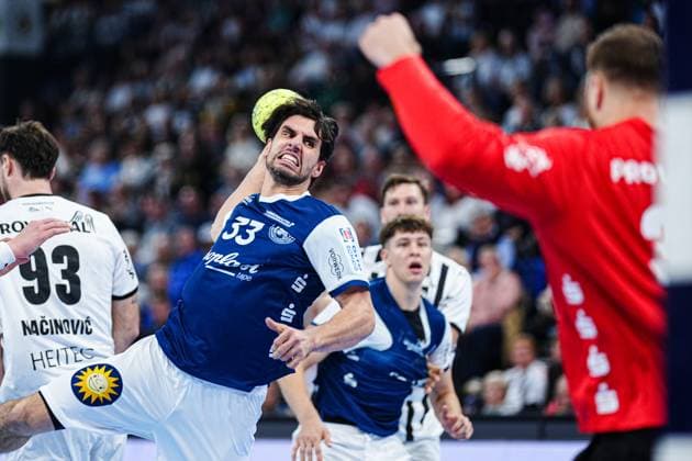 Wurf Tor Eloy Morante Maldonado (Bergischer HC, 33) GER, THW Kiel vs. Bergischer HC, Handball, 1. Bundesliga, Spieltag 11, Saison 2025 2026, 09.11.2025 GER, THW Kiel vs. Bergischer HC, Handball, 1. Bundesliga, Spieltag 11, Saison 2025 2026, 09.11.2025 Kiel Copyright: xEibner-Pressefoto MarcelxvonxFehrnx EP_MFN