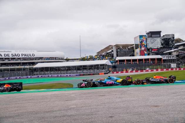 Formula 1 MSC Cruises Grande Prêmio de São Paulo 2025 Remy Midez OVERTAKE MAXPPP - São Paulo 09 11 2025 43 COLAPINTO Franco (arg), BWT Alpine F1 Team, action, 18 STROLL Lance (can), Aston Martin Aramco Cognizant, action at the Formula 1 MSC Cruises Grande Prêmio de São Paulo 2025, the 21st round of the 2025 FIA Formula 1 World Championship, WM, Weltmeisterschaft at the Autódromo José Carlos Pace in São Paulo, interlaces, Brazil, from 6 to 9 November 2025 São Paulo Brazil Copyright: xOVERTAKE MAXPPPxRemyxMidezx OVT202511099336 OVT202511099336
