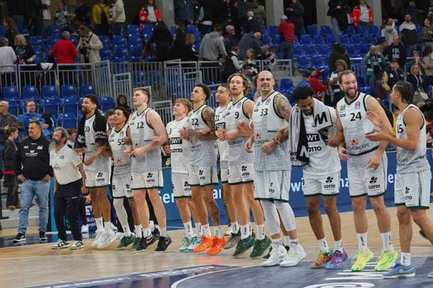 Vet-Concept Gladiators Trier gewinnt mit 80-76 gegen die MLP Academics Heidelberg GER, MLP Academics Heidelberg vs. Vet-Concept Gladiators Trier, Basketball, easycredit Basketball Bundesliga, 7.Spieltag, Saison, 2025 2026, 09.11.2025 GER, MLP Academics Heidelberg vs. Vet-Concept Gladiators Trier, Basketball, easycredit Basketball Bundesliga, 7.Spieltag, Saison, 2025 2026, 09.11.2025 Heidelberg Copyright: xEibner-Pressefoto JoergxHirschx EP_JHH