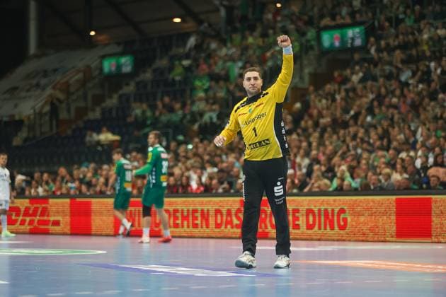 Domenico Ebner (SC DHfK Leipzig, 1) Jubel, Torjubel, jubelt ueber Block, SC DHfK Leipzig vs Fuechse Berlin, Handball, 1. Bundesliga, 11. Spieltag, Saison 2025 2026, 09.11.2025, SC DHfK Leipzig vs Fuechse Berlin, Handball, 1. Bundesliga, 11. Spieltag, Saison 2025 2026, 09.11.2025 Leipzig Copyright: xEibner-Pressefoto LauraxRoemerx EP_LRR