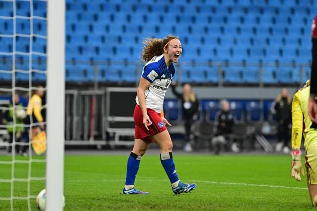 Fußball I Frauen I Saison 2025-2026 I Bundesliga I 10. Spieltag I Hamburger SV - 1. FC Nürnberg I 09.11.2025 Einzelfoto, Freisteller, Einzelbild, Cut-out, isoliertes Motiv, Sportaufnahme, Nahaufnahme, freigestellt, freigestellte Aufnahme, Aufnahme, Einzeln: Jubel, Begeisterung, Enthusiasmus, Euphorie, Freude, Glücksgefühl, Heiterkeit bei: Melanie Brunnthaler (11, Hamburger SV)Jubel, Begeisterung, Enthusiasmus, Euphorie, Freude, Glücksgefühl, Heiterkeit bei: Melanie Brunnthaler (11, Hamburger SV) Hamburg Volkspark, Volksparkstadion, Stadion, Volkspark-Stadion Hamburg Deutschland Copyright: xLobeca FelixxSchlikisx