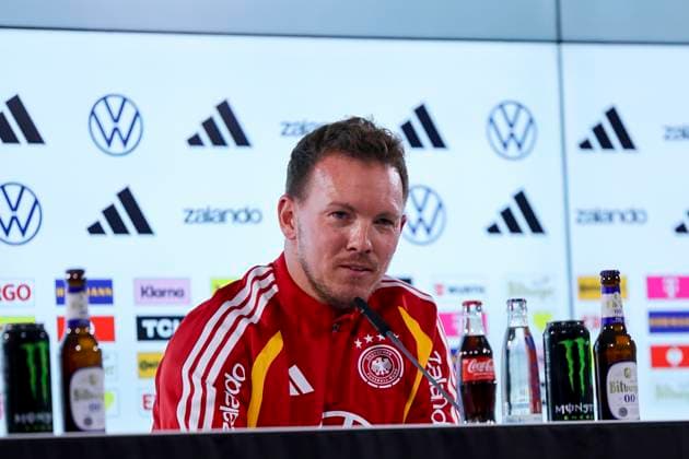 Bundestrainer Julian Nagelsmann (Germany) stellt sich bei der Pressekonferenz den Fragen der Journalisten, , Pressekonferenz mit Bundestrainer Julian Nagelsmann, Volkswagen Arena am 10. November 2025 in Wolfsburg, Deutschland. (Foto von Marco Steinbrenner DeFodi Images) Bundestrainer Julian Nagelsmann (Germany) answers journalists questions at the press conference, PK, Pressekonferenz , Pressekonferenz mit Bundestrainer Julian Nagelsmann, Volkswagen Arena, November 10, 2025 in Wolfsburg, Germany. (Photo by Marco Steinbrenner DeFodi Images) DFL regulations prohibit any use of photographs as image sequences and or quasi-video. Bundestrainer Julian Nagelsmann Germany answers journalists questions at the press conference, , Press conference with Bundestrainer Julian Nagelsmann, Volkswagen Arena, November 10, 2025 in Wolfsburg, Germany Photo by Marco Steinbrenner DeFodi Images Bundestrainer Julian Nagelsmann Germany answers journalists questions at the press conference, , Press conference with national coach Julian Nagelsmann, Volkswagen Arena, November 10, 2025 in Wolfsburg, Germany Photo by Marco Steinbrenner DeFodi Images DFL regulations prohibit any use of photographs as image sequences and or quasi video