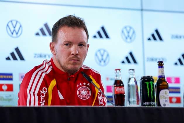 Bundestrainer Julian Nagelsmann (Germany) stellt sich bei der Pressekonferenz den Fragen der Journalisten, , Pressekonferenz mit Bundestrainer Julian Nagelsmann, Volkswagen Arena am 10. November 2025 in Wolfsburg, Deutschland. (Foto von Marco Steinbrenner DeFodi Images) Bundestrainer Julian Nagelsmann (Germany) answers journalists questions at the press conference, PK, Pressekonferenz , Pressekonferenz mit Bundestrainer Julian Nagelsmann, Volkswagen Arena, November 10, 2025 in Wolfsburg, Germany. (Photo by Marco Steinbrenner DeFodi Images) DFL regulations prohibit any use of photographs as image sequences and or quasi-video. Bundestrainer Julian Nagelsmann Germany answers journalists questions at the press conference, , Press conference with Bundestrainer Julian Nagelsmann, Volkswagen Arena, November 10, 2025 in Wolfsburg, Germany Photo by Marco Steinbrenner DeFodi Images Bundestrainer Julian Nagelsmann Germany answers journalists questions at the press conference, , Press conference with national coach Julian Nagelsmann, Volkswagen Arena, November 10, 2025 in Wolfsburg, Germany Photo by Marco Steinbrenner DeFodi Images DFL regulations prohibit any use of photographs as image sequences and or quasi video