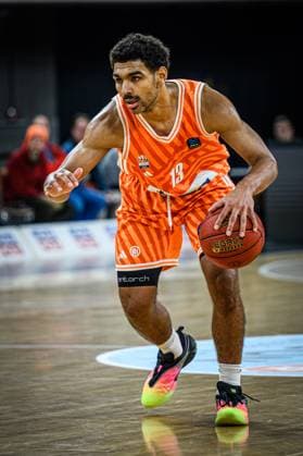 Mark Smith (ratiopharm ulm) in Aktion, am Ball, Einzelaktion waehrend des EuroCup spiels zwischen ratiopharm ulm v Cosea JL Bourg-en-Bresse in der ratiopharm Arena am 11. November 2025 in Neu-Ulm, Deutschland. (Foto von Harry Langer DeFodi Images) +++ Mark Smith (ratiopharm ulm) controls the Ball during the EuroCup match between ratiopharm ulm v Cosea JL Bourg-en-Bresse at ratiopharm Arena on November 11, 2025 in Neu-Ulm, Germany. (Photo by Harry Langer DeFodi Images) (Photo by Harry Langer DeFodi Images) Mark Smith ratiopharm ulm in action, on the ball, individual action during the EuroCup match between ratiopharm ulm v Cosea JL Bourg en Bresse at ratiopharm Arena on November 11, 2025 in Neu Ulm, Germany Photo by Harry Langer DeFodi Images Mark Smith ratiopharm ulm controls the Ball during the EuroCup match between ratiopharm ulm v Cosea JL Bourg en Bresse at ratiopharm Arena on November 11, 2025 in Neu Ulm, Germany Photo by Harry Langer DeFodi Images Photo by Harry Langer DeFodi Images