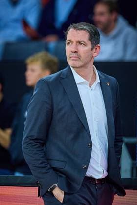 Portrait, Portraet, Freisteller von Tyron McCoy (ratiopharm ulm, Assistant Coach) GER, ratiopharm ulm vs. Cosea JL Bourg-en-Bresse, Basketball, 7. Spieltag, BKT EuroCup, Spielzeit 2025 2026, 11.11.2025 GER, ratiopharm ulm vs. Cosea JL Bourg-en-Bresse, Basketball, 7. Spieltag, BKT EuroCup, Spielzeit 2025 2026, 11.11.2025 Neu-Ulm Copyright: xEibner-Pressefoto GeraldxOelze-dexStoppanyx EP_ODS
