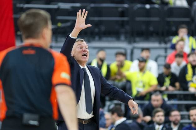 Saras Jasikevicius (Fenerbahce Beko Istanbul, Cheftrainer) gestikuliert, GER, Fenerbahce Beko Istanbul vs. Maccabi Rapyd Tel Aviv, Basketball, Euroleague, 10. Spieltag, Saison 2025 2026, 11.11.2025, GER, Fenerbahce Beko Istanbul vs. Maccabi Rapyd Tel Aviv, Basketball, Euroleague, 10. Spieltag, Saison 2025 2026, 11.11.2025 Muenchen Copyright: xEibner-Pressefoto JennixMaulx EP_JML
