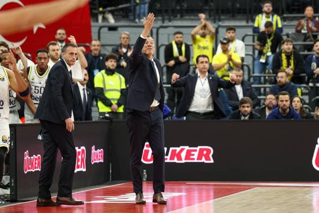 Saras Jasikevicius (Fenerbahce Beko Istanbul, Cheftrainer) gestikuliert, GER, Fenerbahce Beko Istanbul vs. Maccabi Rapyd Tel Aviv, Basketball, Euroleague, 10. Spieltag, Saison 2025 2026, 11.11.2025, GER, Fenerbahce Beko Istanbul vs. Maccabi Rapyd Tel Aviv, Basketball, Euroleague, 10. Spieltag, Saison 2025 2026, 11.11.2025 Muenchen Copyright: xEibner-Pressefoto JennixMaulx EP_JML
