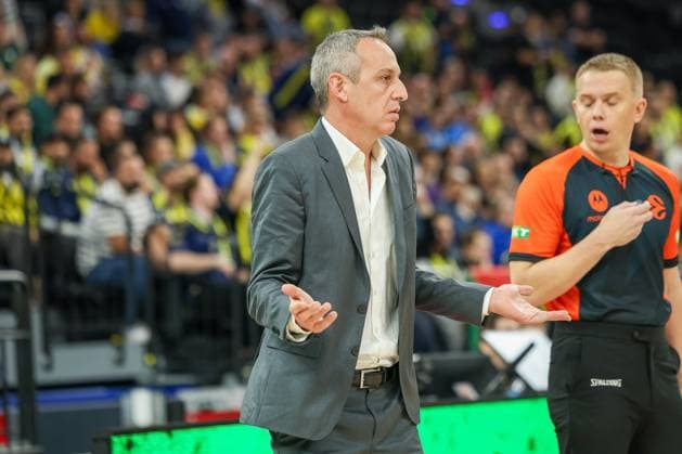 Oded Kattash (Maccabi Rapyd Tel Aviv, Cheftrainer) gestikuliert, GER, Fenerbahce Beko Istanbul vs. Maccabi Rapyd Tel Aviv, Basketball, Euroleague, 10. Spieltag, Saison 2025 2026, 11.11.2025, GER, Fenerbahce Beko Istanbul vs. Maccabi Rapyd Tel Aviv, Basketball, Euroleague, 10. Spieltag, Saison 2025 2026, 11.11.2025 Muenchen Copyright: xEibner-Pressefoto JennixMaulx EP_JML