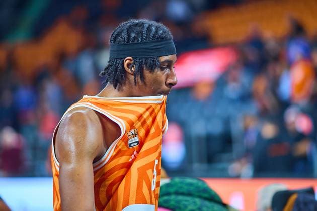 Mohamed Diakite (ratiopharm ulm, 05) frustriert nach Spielende GER, ratiopharm ulm vs. Cosea JL Bourg-en-Bresse, Basketball, 7. Spieltag, BKT EuroCup, Spielzeit 2025 2026, 11.11.2025 GER, ratiopharm ulm vs. Cosea JL Bourg-en-Bresse, Basketball, 7. Spieltag, BKT EuroCup, Spielzeit 2025 2026, 11.11.2025 Neu-Ulm Copyright: xEibner-Pressefoto GeraldxOelze-dexStoppanyx EP_ODS